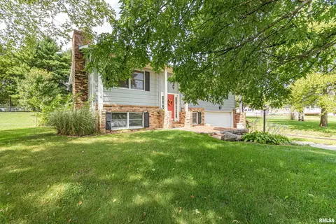 1335 Douglas Rd, Metamora, IL 61548 photo 4