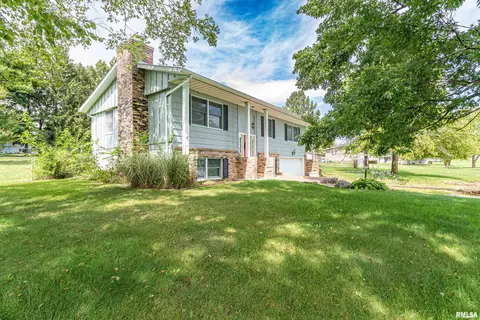 1335 Douglas Rd, Metamora, IL 61548 photo 5
