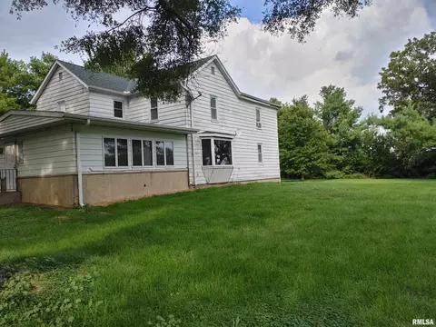 1147 E Guth Rd, Washington, IL 61571 photo 2