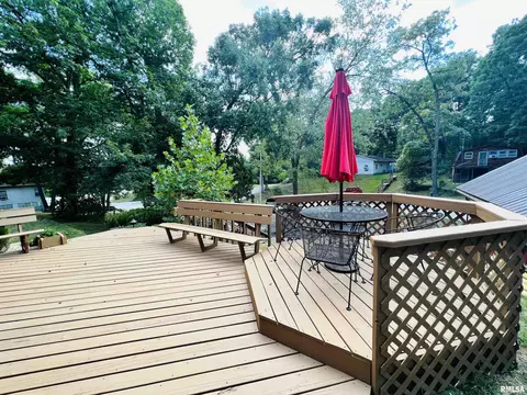 416 Hurst Dr, Macomb, IL 61455 photo 2
