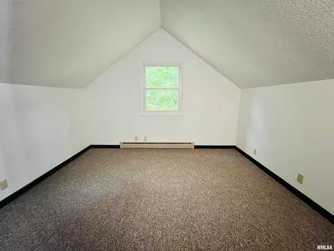 416 Hurst Dr, Macomb, IL 61455 photo 24