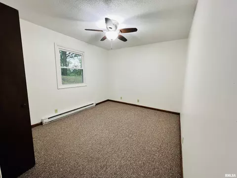 416 Hurst Dr, Macomb, IL 61455 photo 19