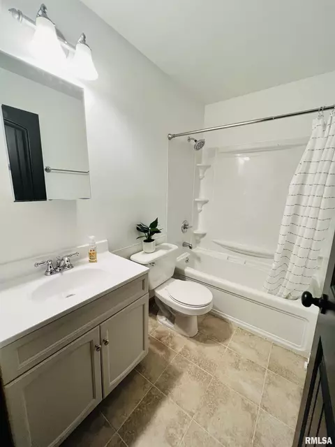 416 Hurst Dr, Macomb, IL 61455 photo 20
