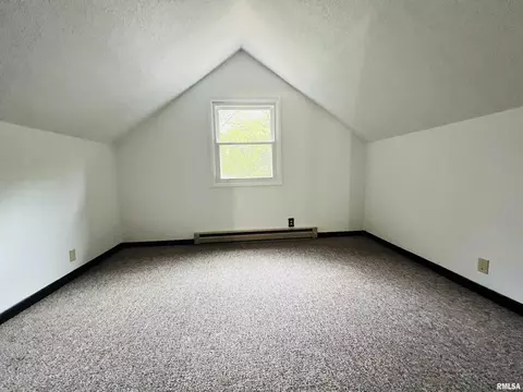 416 Hurst Dr, Macomb, IL 61455 photo 22