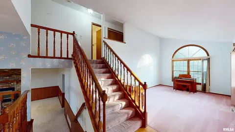207 Warrior Way, Germantown Hills, IL 61548 photo 5