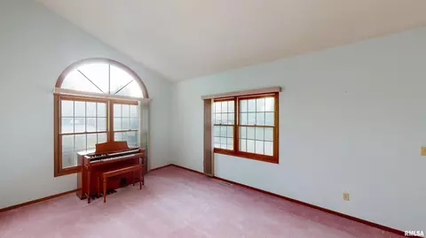 207 Warrior Way, Germantown Hills, IL 61548 photo 9