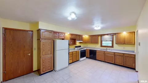 207 Warrior Way, Germantown Hills, IL 61548 photo 15