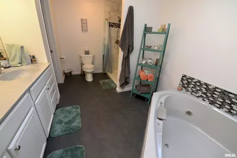 142 E Morningside Dr, Peoria, IL 61614 photo 41