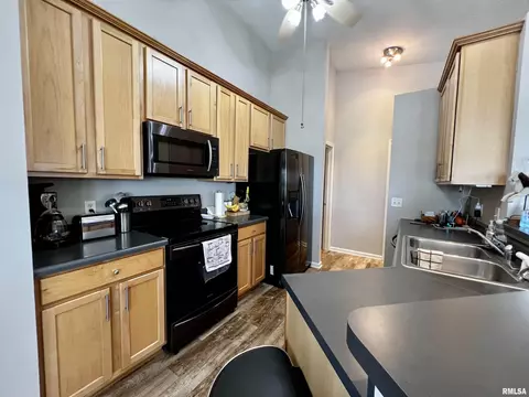 1056 Willow Dr, Macomb, IL 61455 photo 10