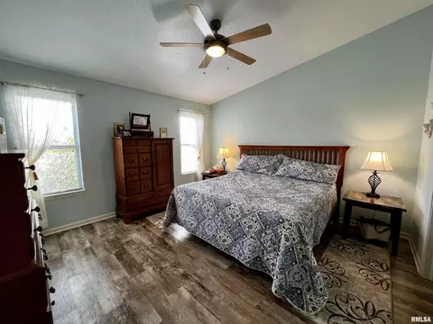 1056 Willow Dr, Macomb, IL 61455 photo 13