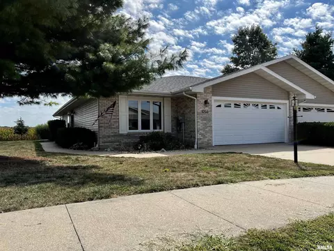 1056 Willow Dr, Macomb, IL 61455 photo 1