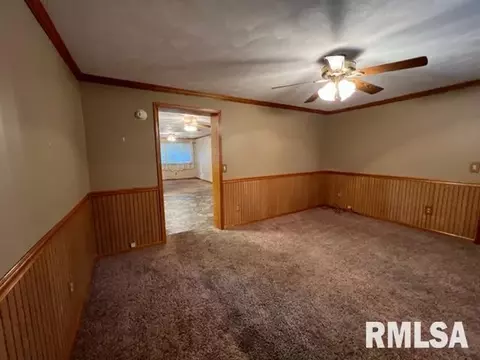 820 E Myrtle St, Canton, IL 61520 photo 5