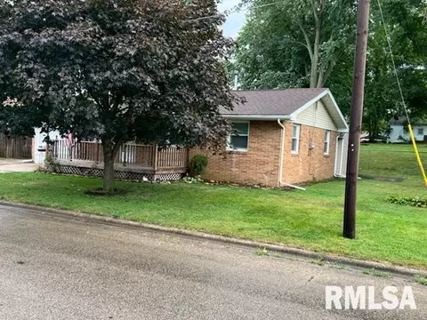 820 E Myrtle St, Canton, IL 61520 photo 2
