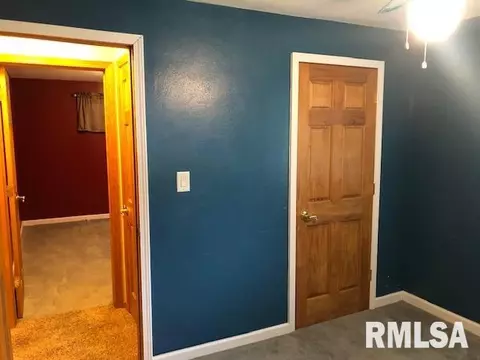 820 E Myrtle St, Canton, IL 61520 photo 14