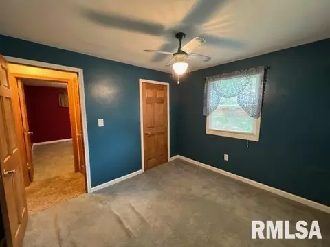 820 E Myrtle St, Canton, IL 61520 photo 12