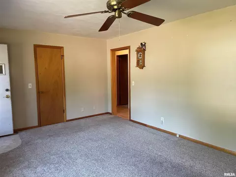 827 W Chase St, Macomb, IL 61455 photo 4