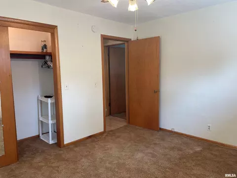 827 W Chase St, Macomb, IL 61455 photo 6