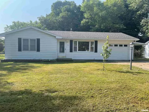 827 W Chase St, Macomb, IL 61455 photo 1