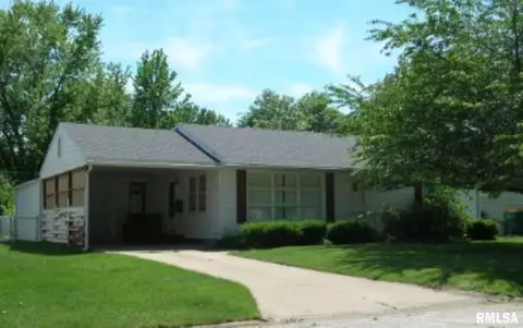 815 Madelyn Ave, Macomb, IL 61455 photo 1