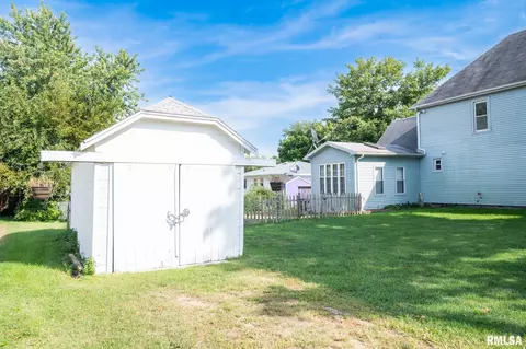 310 S Cedar St, Delavan, IL 61734 photo 38