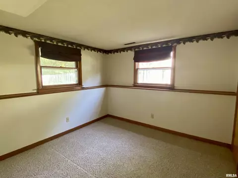 130 Doe Run St, Macomb, IL 61455 photo 41