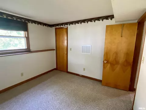 130 Doe Run St, Macomb, IL 61455 photo 42