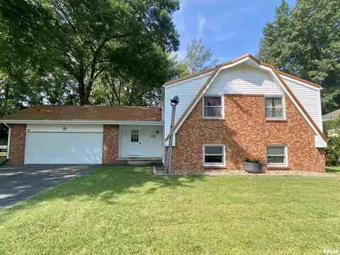 130 Doe Run St, Macomb, IL 61455 photo 1