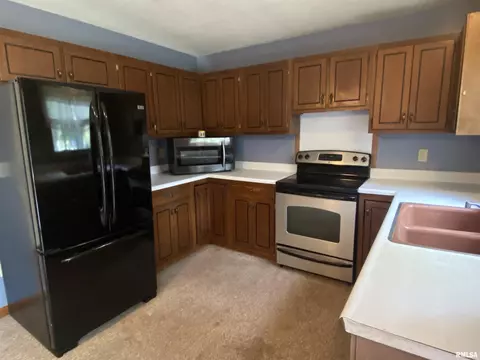 130 Doe Run St, Macomb, IL 61455 photo 25