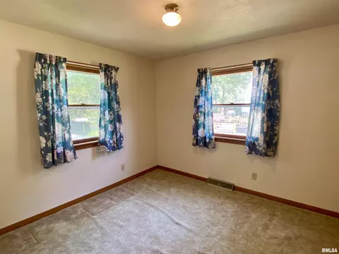 130 Doe Run St, Macomb, IL 61455 photo 30