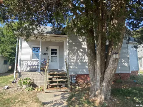 406 N Campbell St, Macomb, IL 61455 photo 2