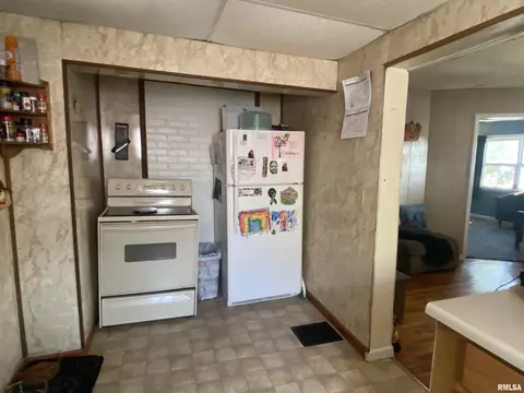 406 N Campbell St, Macomb, IL 61455 photo 10