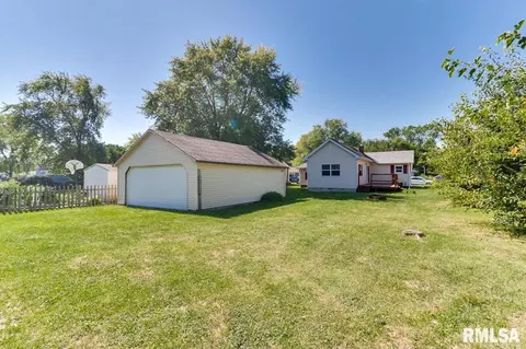 818 S Cedar St, Delavan, IL 61734 photo 31