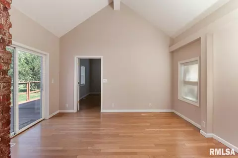 818 S Cedar St, Delavan, IL 61734 photo 13