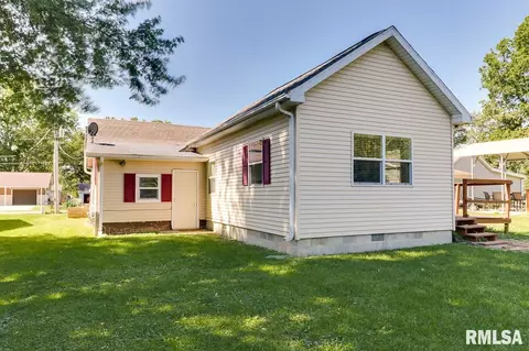 818 S Cedar St, Delavan, IL 61734 photo 33