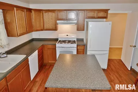 105 Elm St, Dunlap, IL 61525 photo 9
