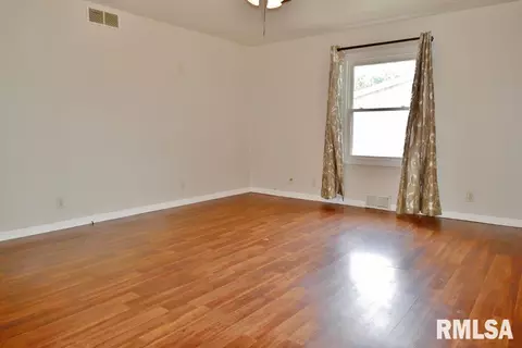 105 Elm St, Dunlap, IL 61525 photo 5