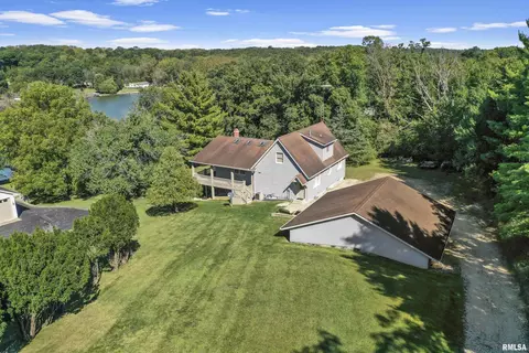 139 Lakecrest Pl, Dahinda, IL 61428