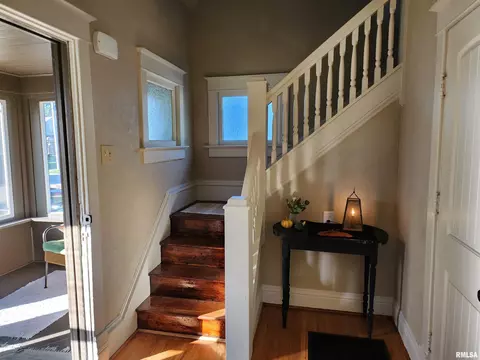 381 W Maple St, Canton, IL 61520 photo 11