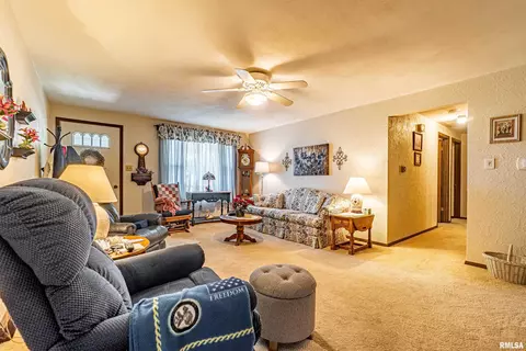 1120 W Progress St, Metamora, IL 61548 photo 5