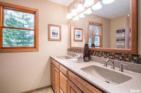 480 Oak Point Rd, Metamora, IL 61548 photo 27