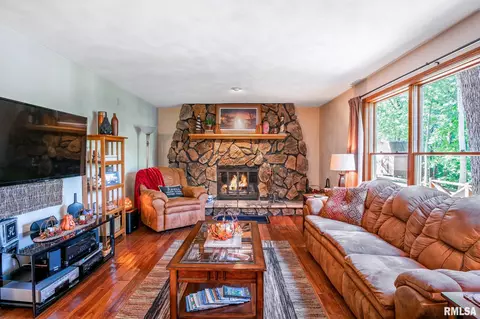 480 Oak Point Rd, Metamora, IL 61548 photo 13