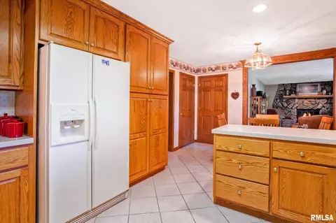 480 Oak Point Rd, Metamora, IL 61548 photo 8