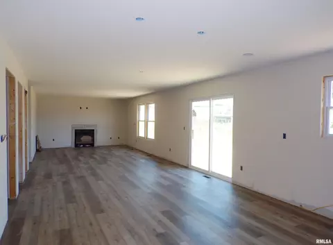 302 Elgin Ct, Washington, IL 61571 photo 13