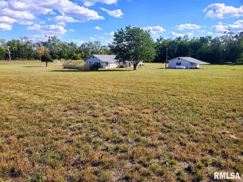 29870 E Manito Rd, Manito, IL 61546 photo 4