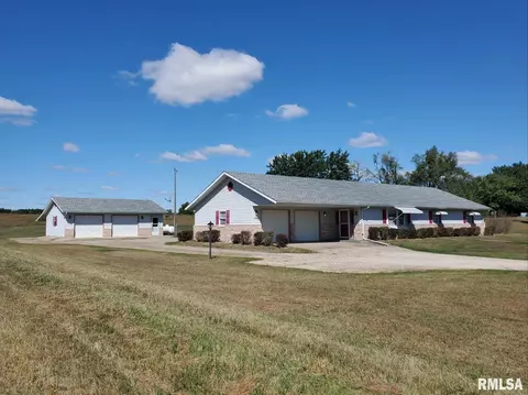 29870 E Manito Rd, Manito, IL 61546 photo 2