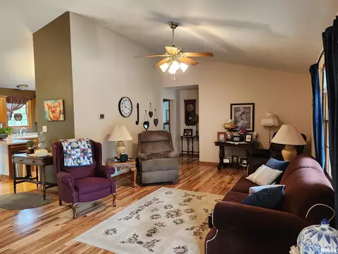 15531 E Geronimo Dr, Cuba, IL 61427 photo 14