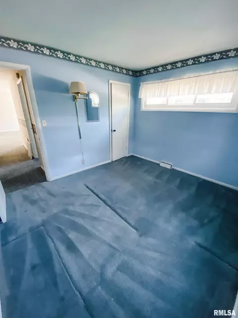 405 Summers Dr, Macomb, IL 61455 photo 9