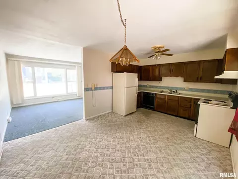 405 Summers Dr, Macomb, IL 61455 photo 6