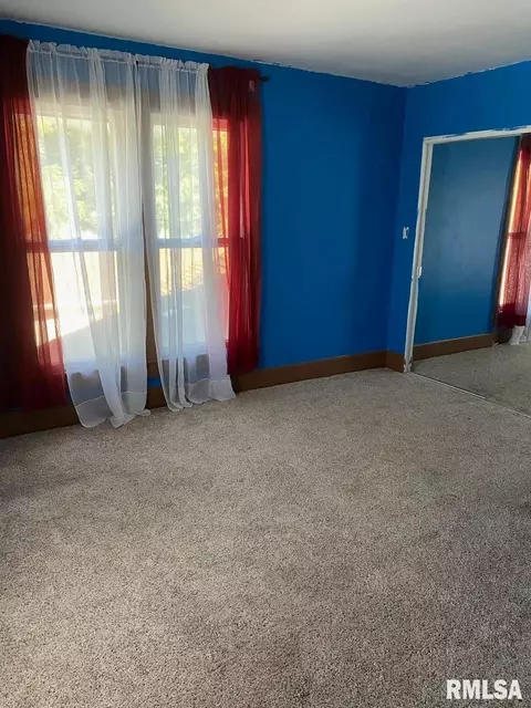 233 S White St, Macomb, IL 61455 photo 22