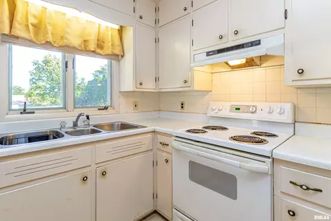 717 E Madison St, Metamora, IL 61548 photo 12